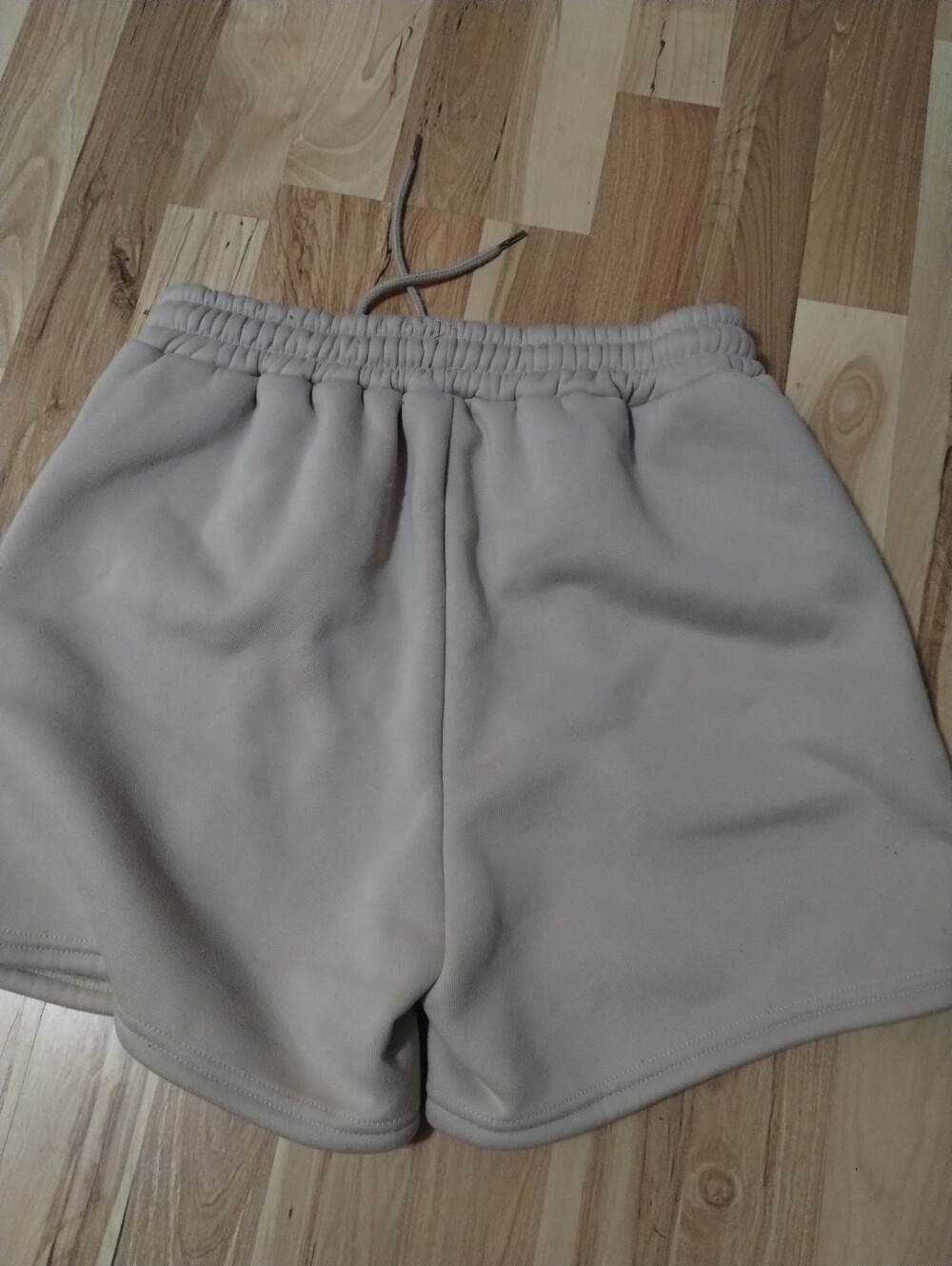 White Fox Tan Shorts Medium - Picture 2 of 5